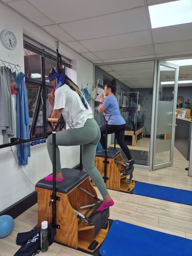 Two clients side by side on Wunda chairs